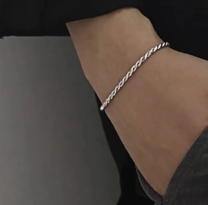 TOREVO Cuban Link Chain — Water-Resistant Titanium